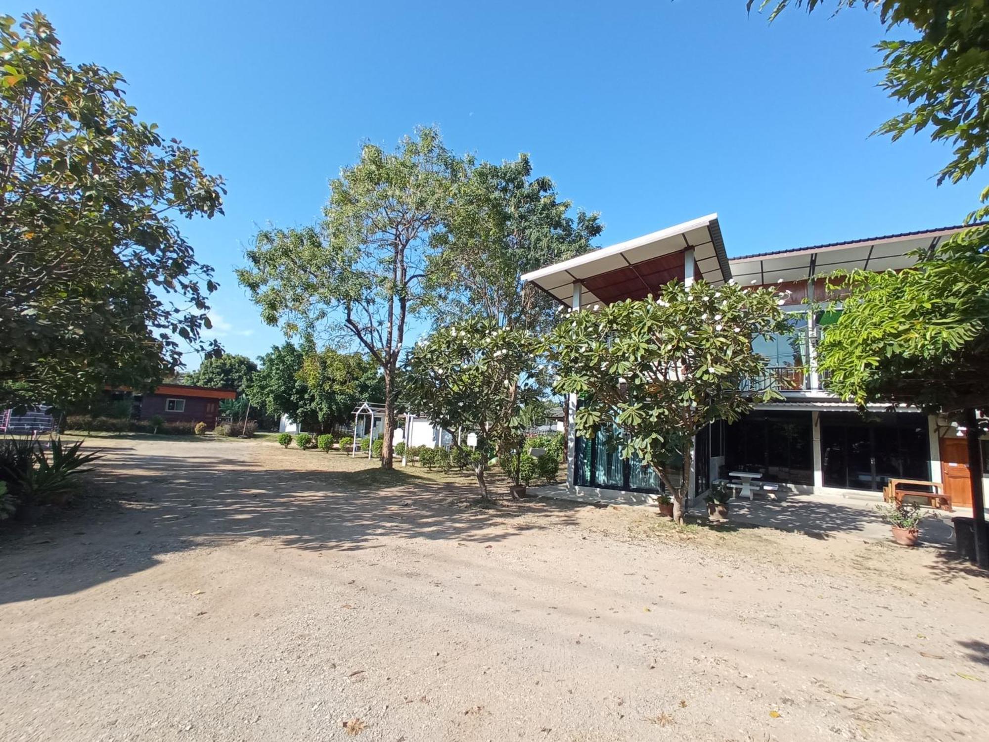 Baan Rabiangdao UthaiThani Uthai Thani Bagian luar foto